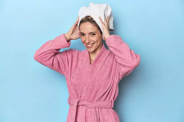 How To Properly Wrap Your Hair In A Microfiber Towel For Sleep