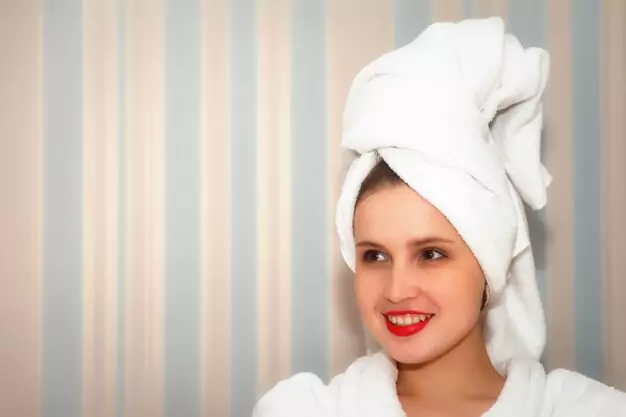 Tips For Maximizing Overnight Moisture Lock With A Microfiber Towel